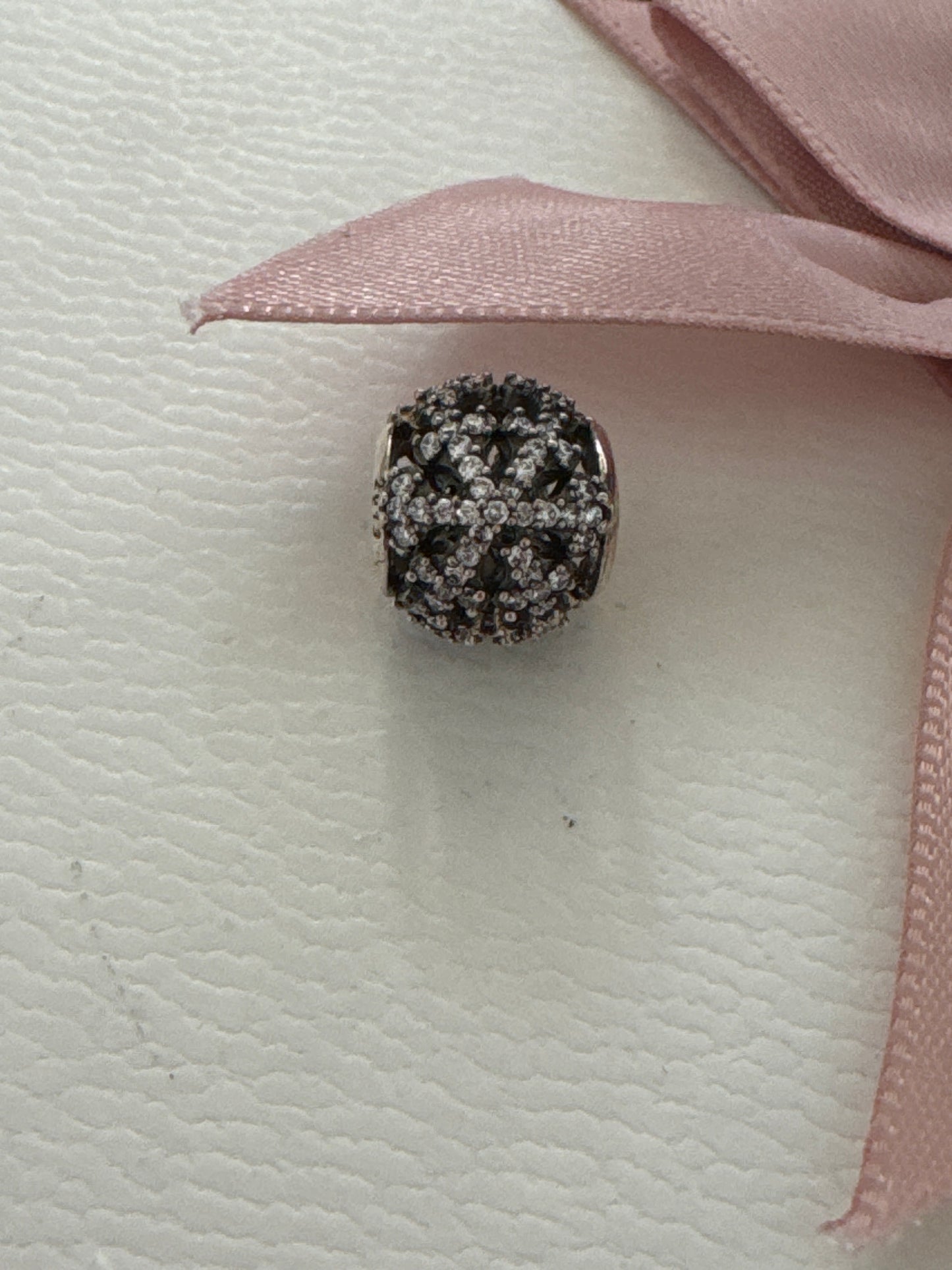 Genuine Pandora Limited Edition Let it Snow 2013 Pave Snowflake Open Charm