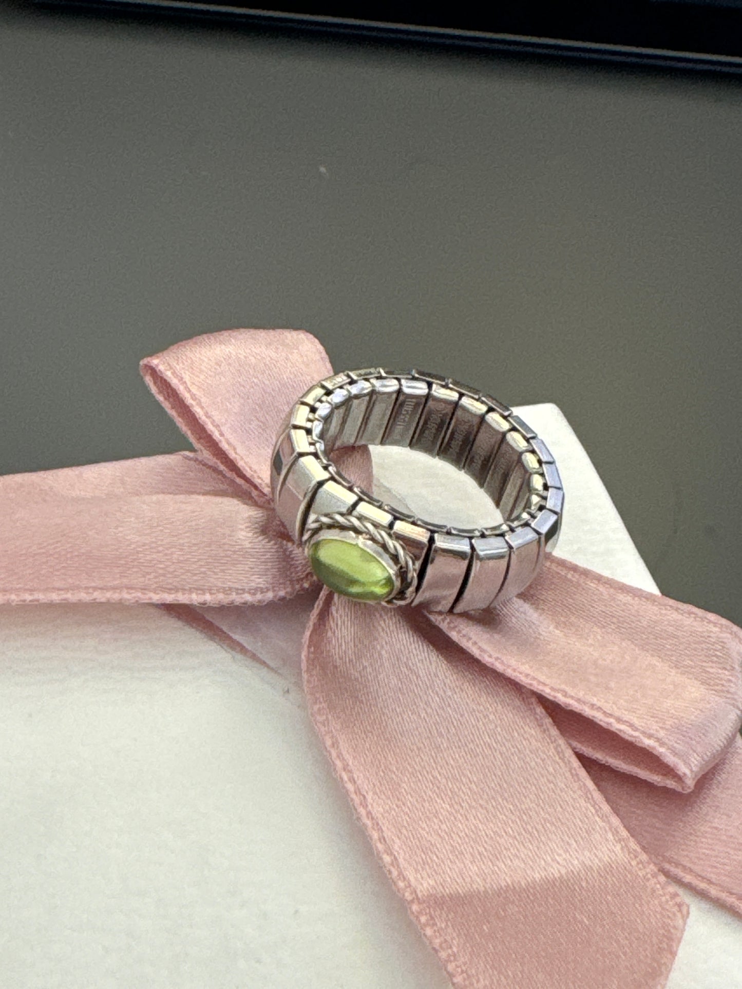 Genuine Nomination Silver Link Stretch Ring Green Peridot