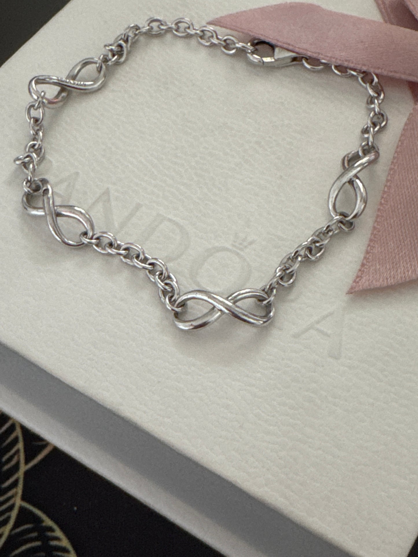Genuine Hot Diamond & Sterling Silver Infinity Bracelet 18cm
