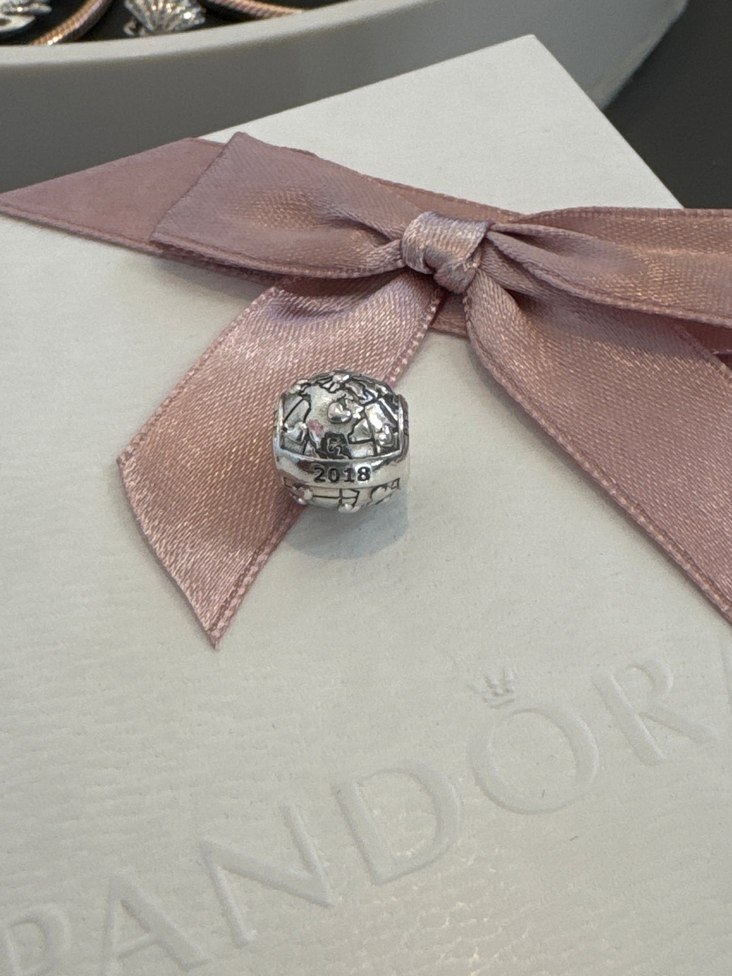 Genuine Pandora World Charm 2018 Club Charm