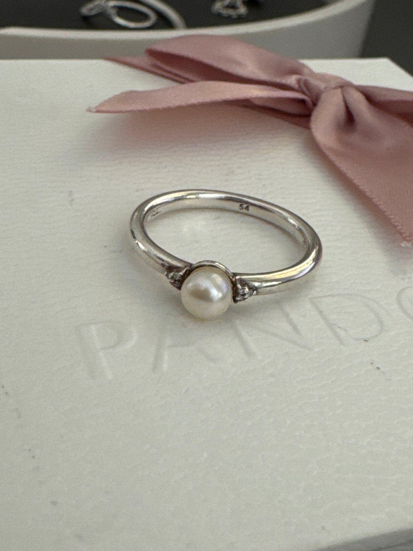 Genuine Thomas Sabo Sterling Silver White Pearl Ring Size 54