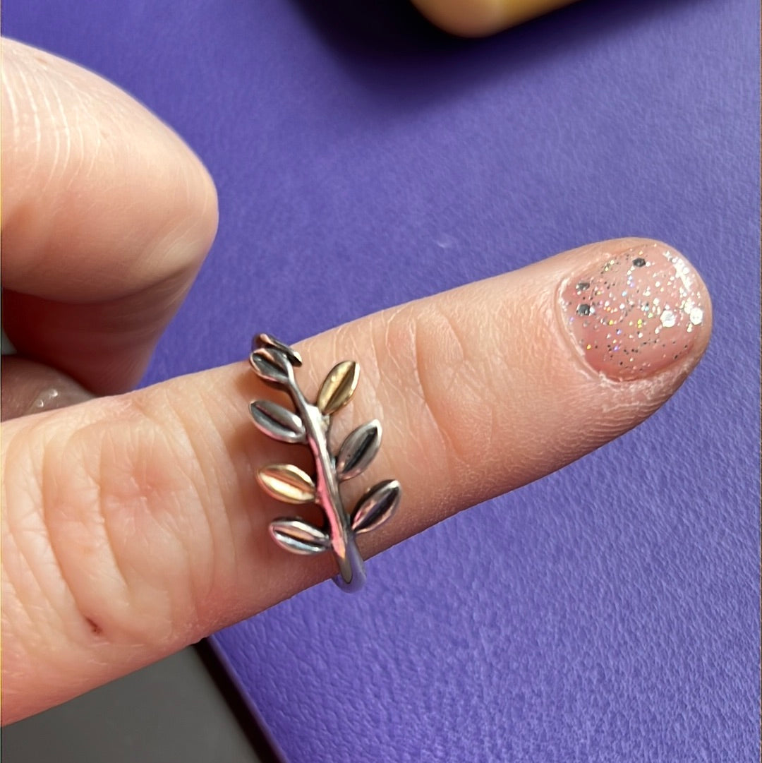 Genuine Pandora Two Tone Leaf Ivy Laurel Ring Size 50 – Preloved