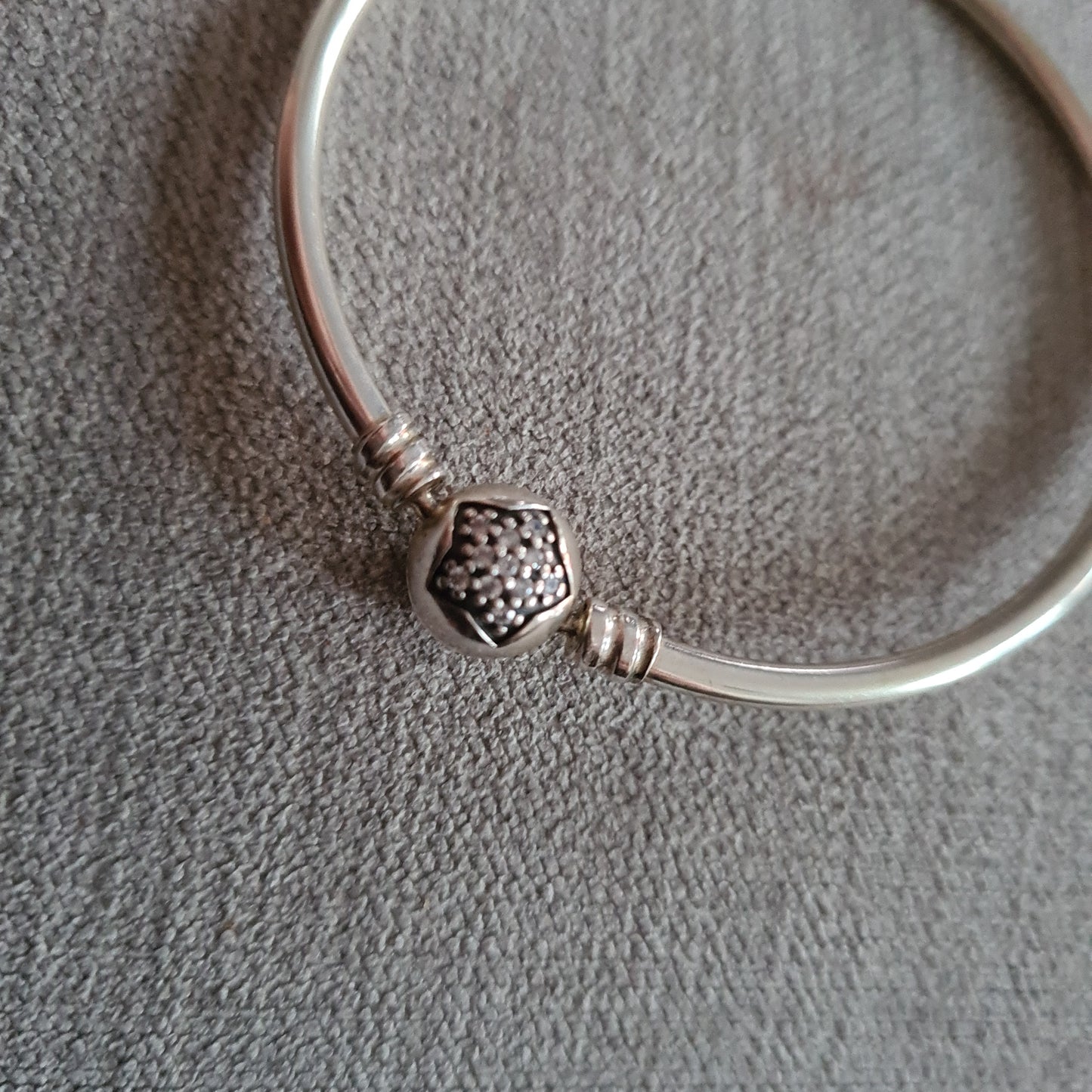 Genuine Pandora Pave Star Clasp Bangle Size 17cm