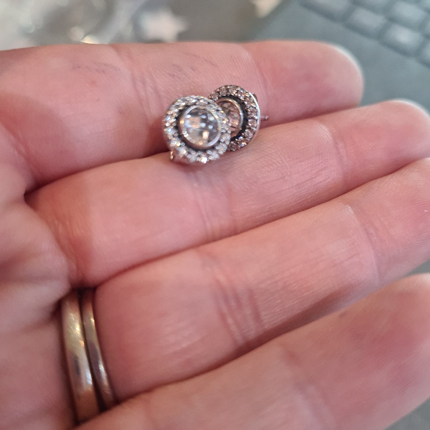 Genuine Pandora Circle Pave Sparkle With CZ Clear Stone Earrings Studs