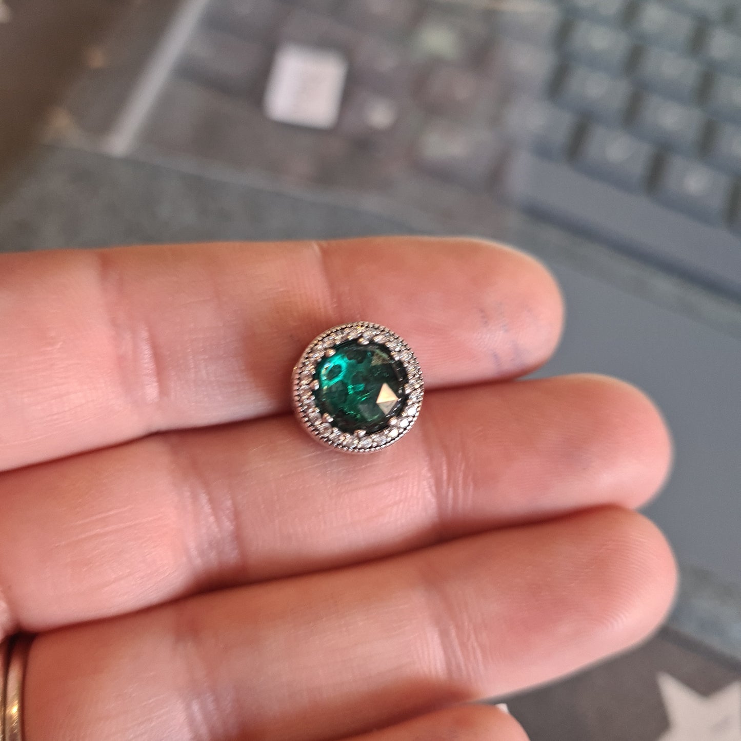Genuine Pandora Large Stone Pave Emerald Green Radiant Hearts Charm