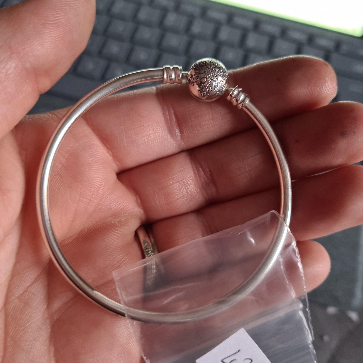 Genuine Pandora Sparkle Snowflake Clear Stone Clasp Bangle Moments 19cm