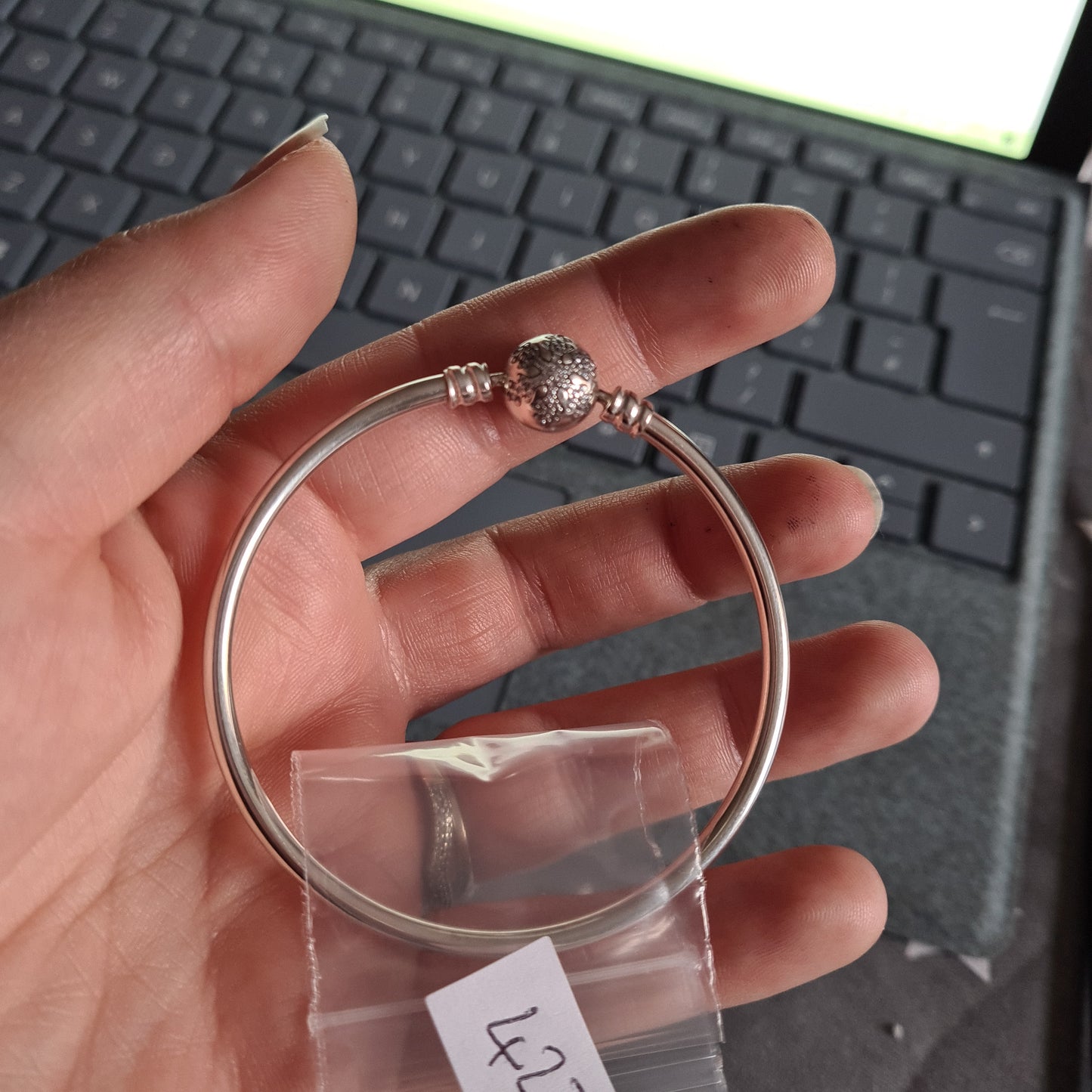 Genuine Pandora Sparkle Snowflake Clear Stone Clasp Bangle Moments 19cm