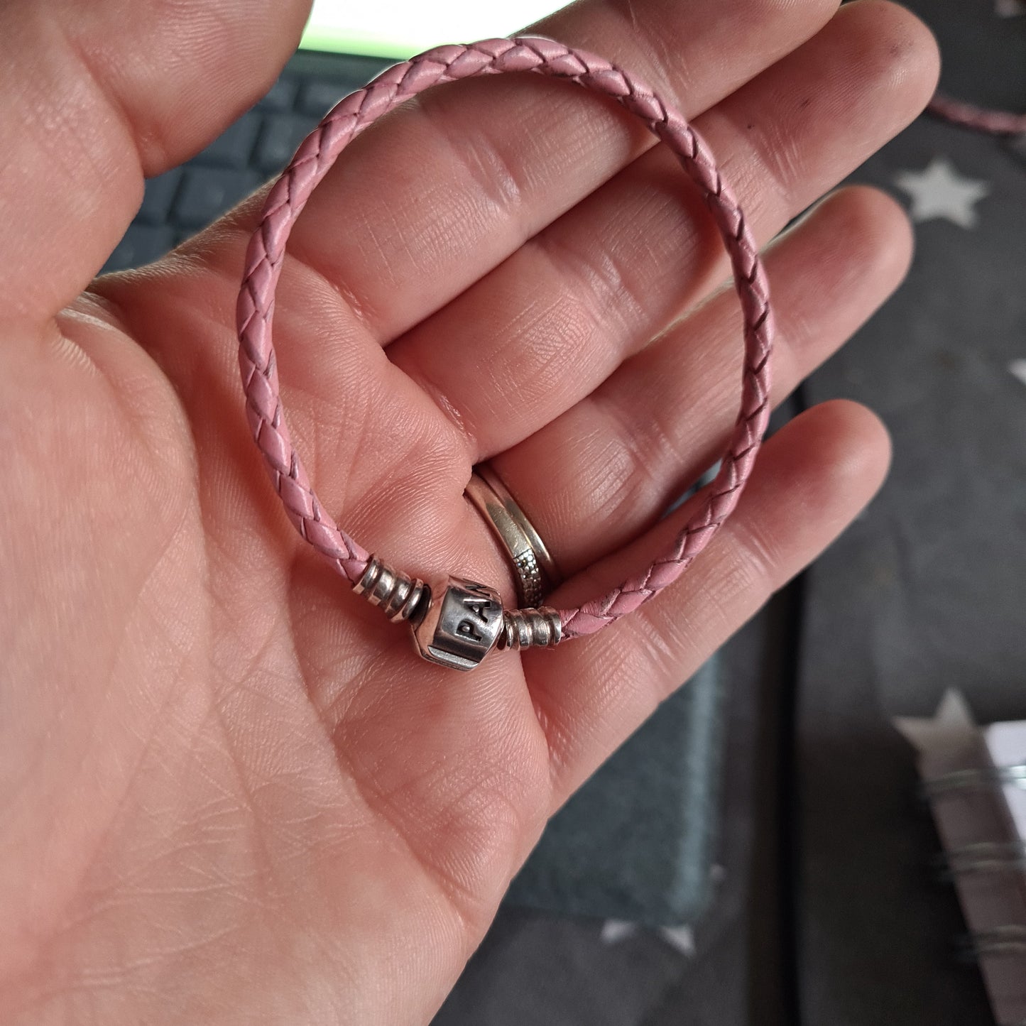 Genuine Pandora Single Pink Leather Bracelet 21cm
