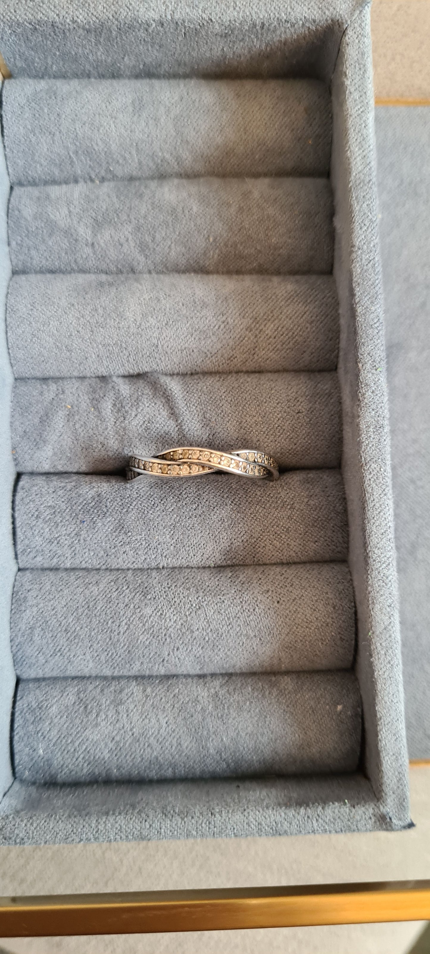 Genuine Pandora Twisted Wavey Pave Ring Size 52