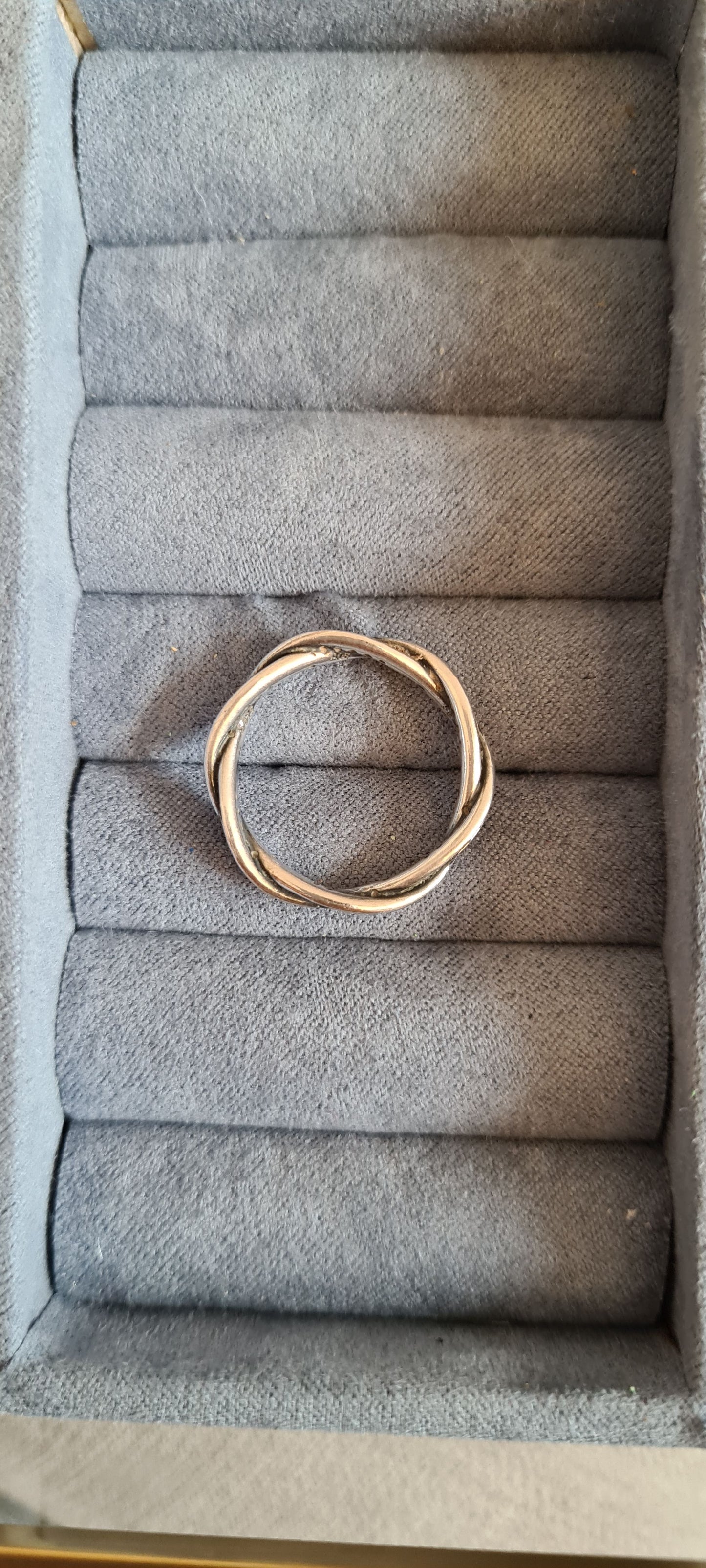 Genuine Pandora Twisted Wavey Pave Ring Size 52