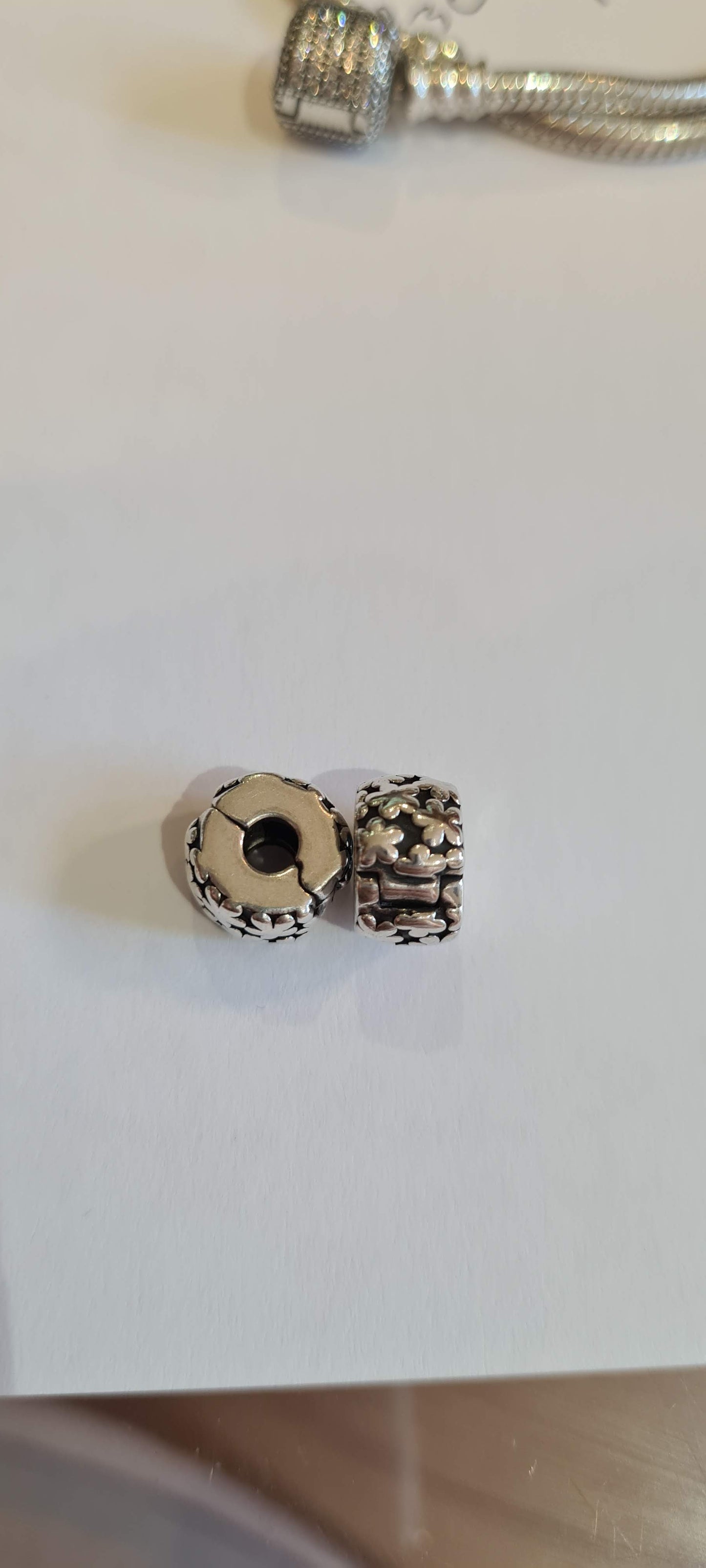 Genuine Pandora Daisy Clips Retired Sold As A Pair