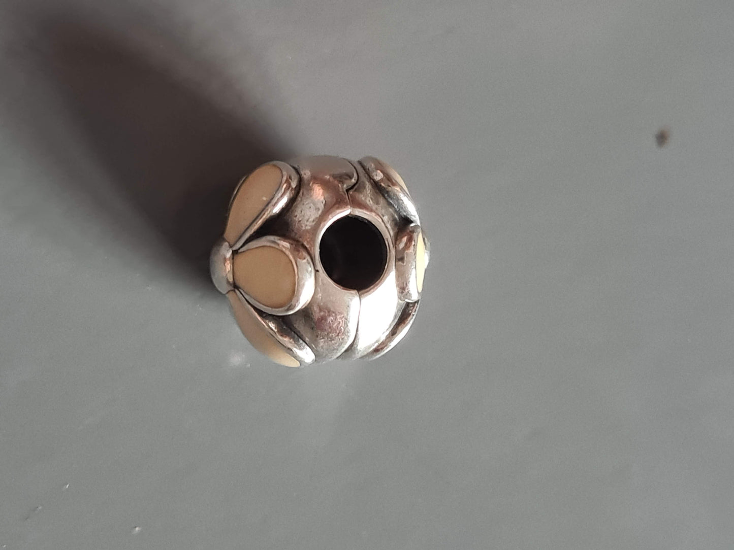 Genuine Pandora Cream or White Daisy Clip