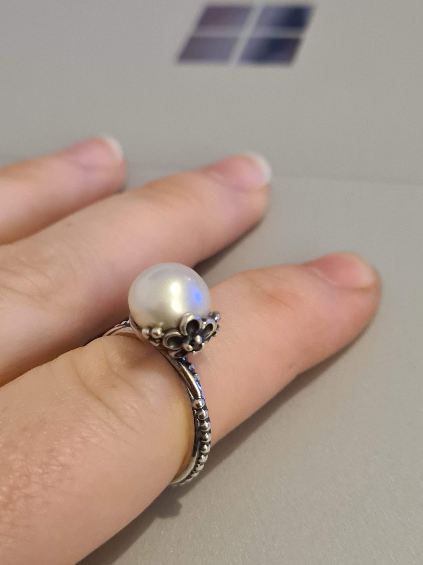 Genuine Pandora Pearl Odyssey Ring with Black Stone on Flower Size 58