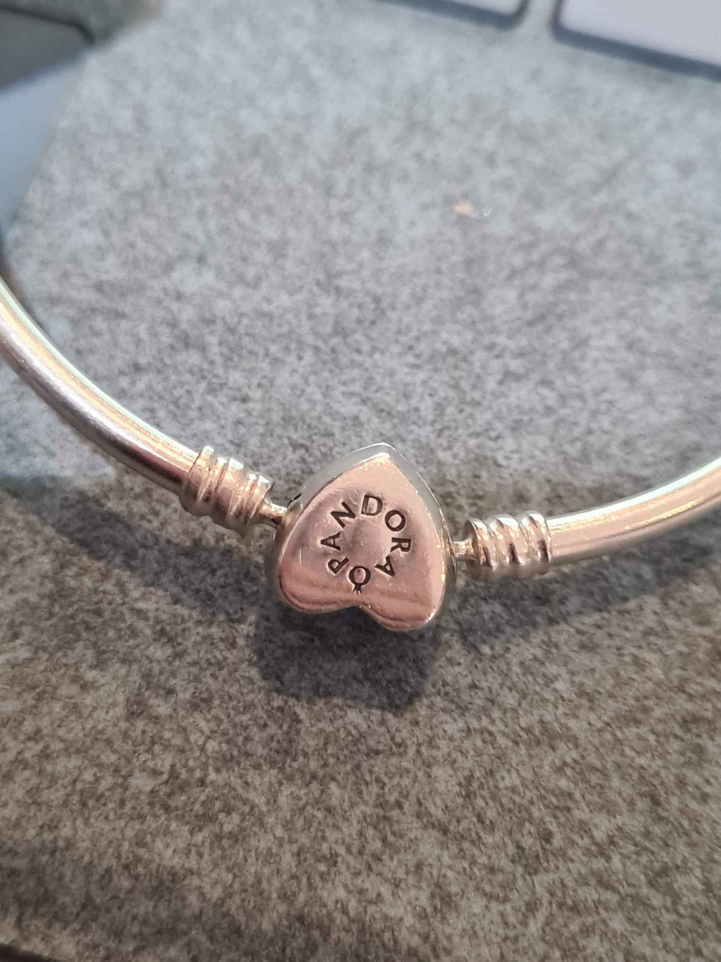 Genuine Pandora Family Forever Wishful Bangle With Heart Clasp Size 19cm Medium
