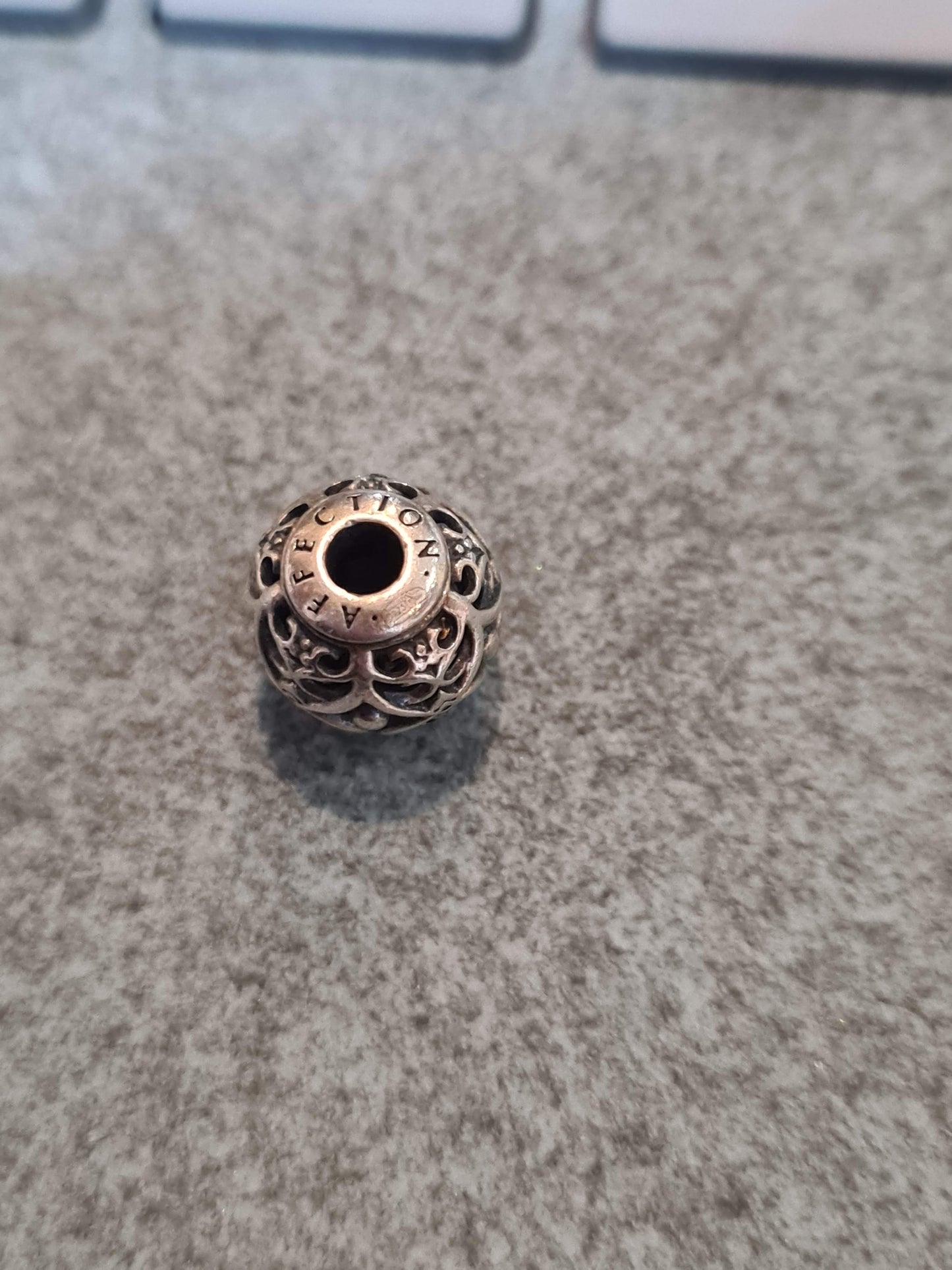Genuine Pandora Essence Affection Charm
