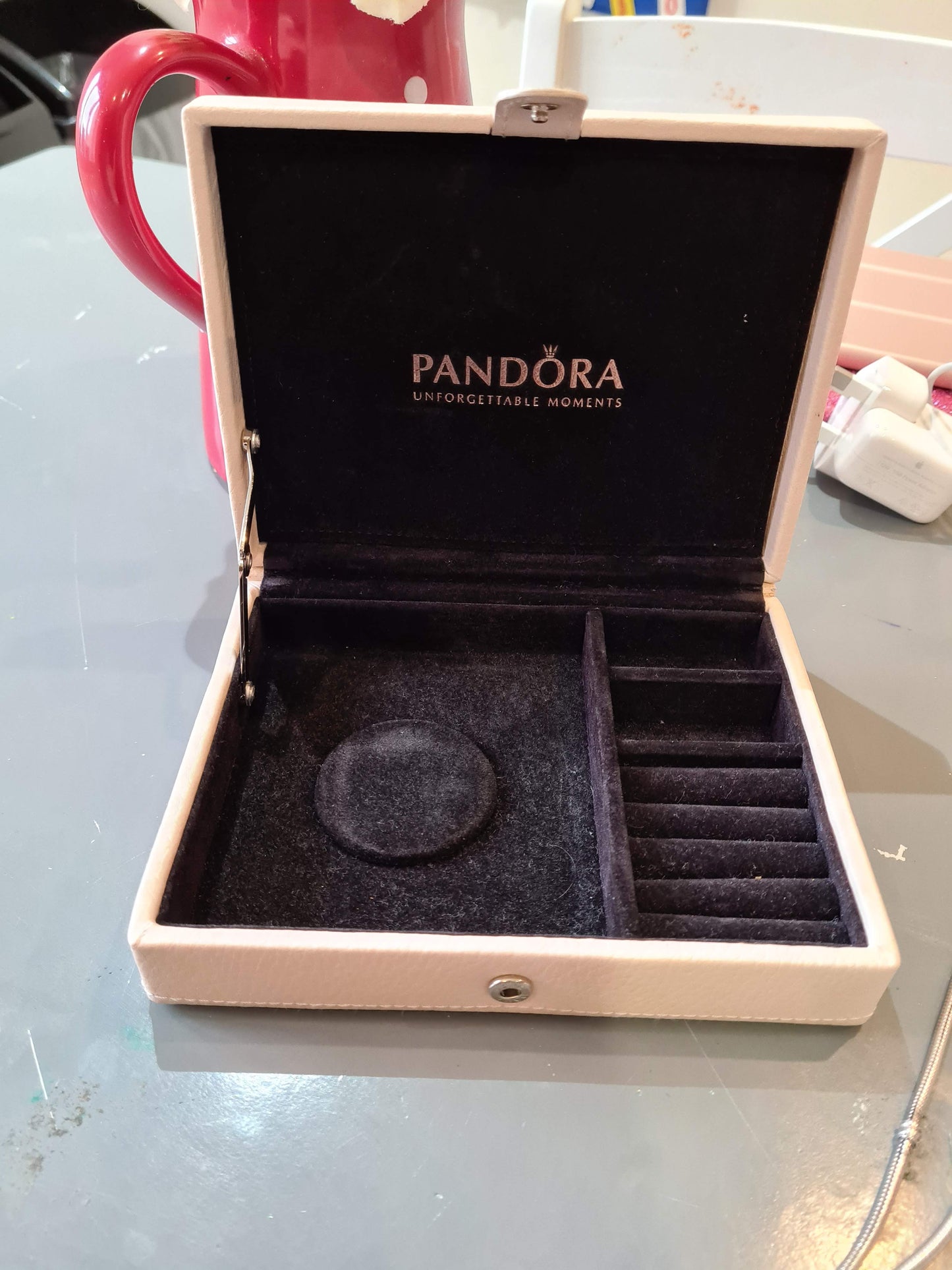 Genuine Pandora Travel Cream/ Very Light Pink Jewellery Box Brand New