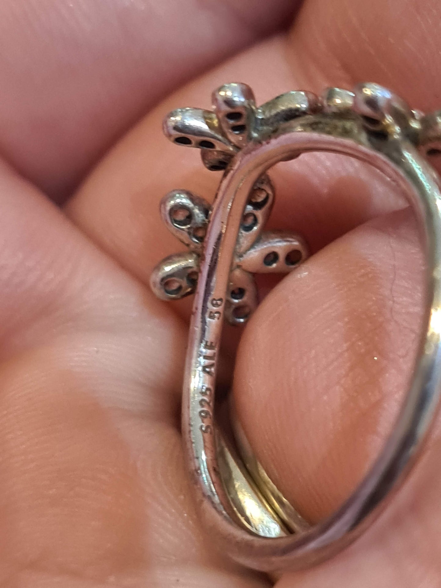 Genuine Pandora Triple Pave Daisy Ring Size 54