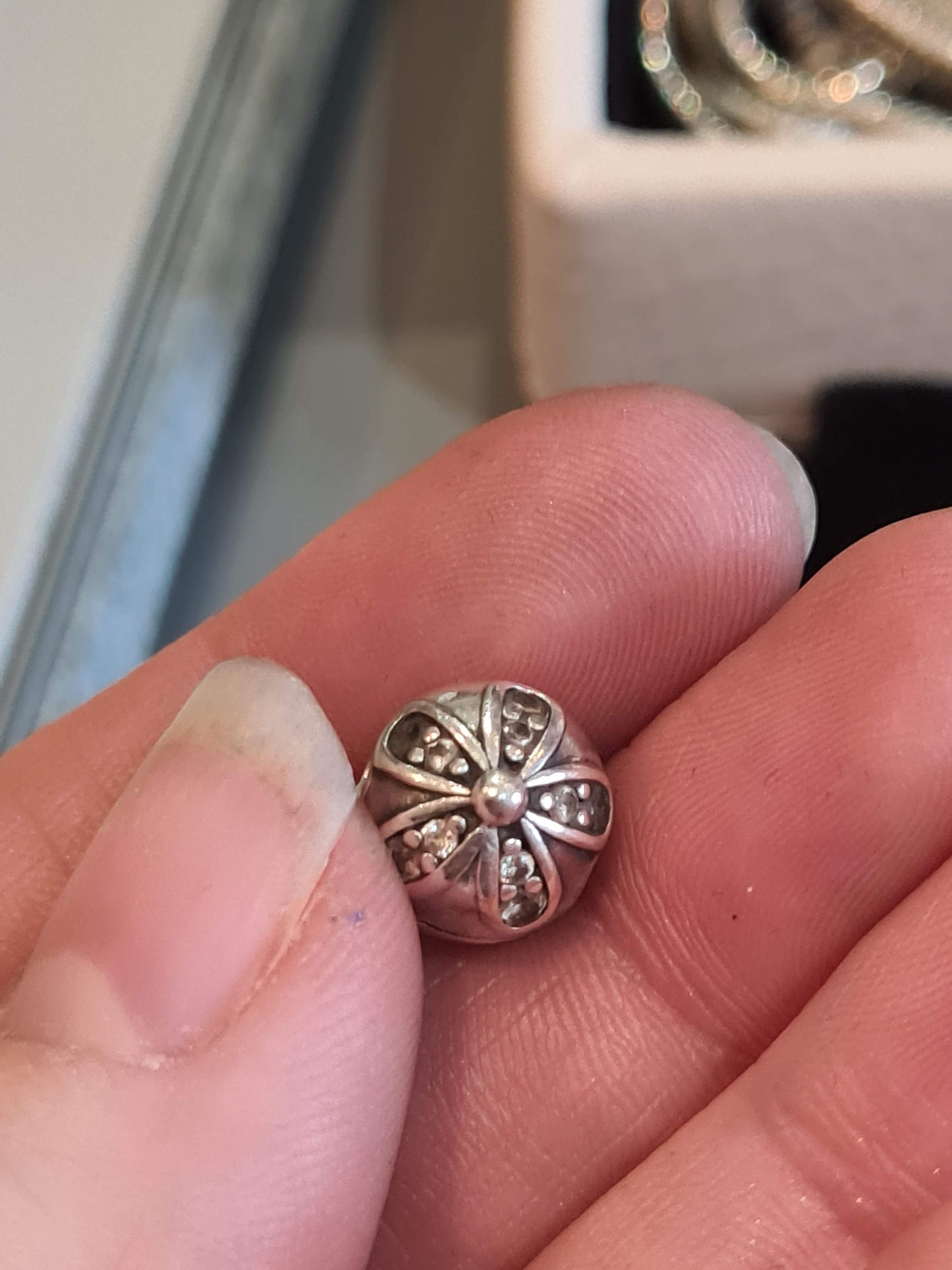 Genuine Pandora Pave Daisy Clip x1