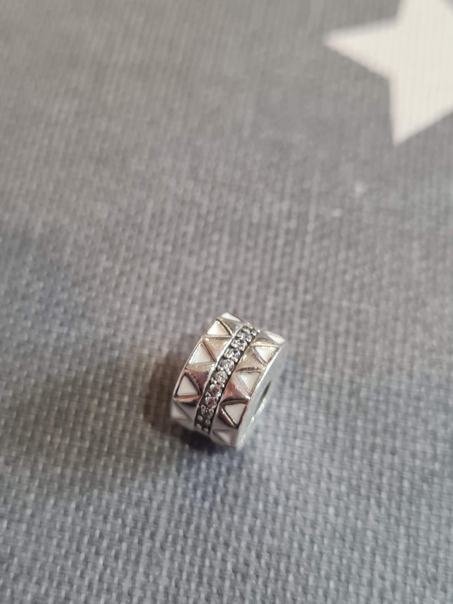 Genuine Pandora Silicone Geometric Sharp White Enamel Pave Clips