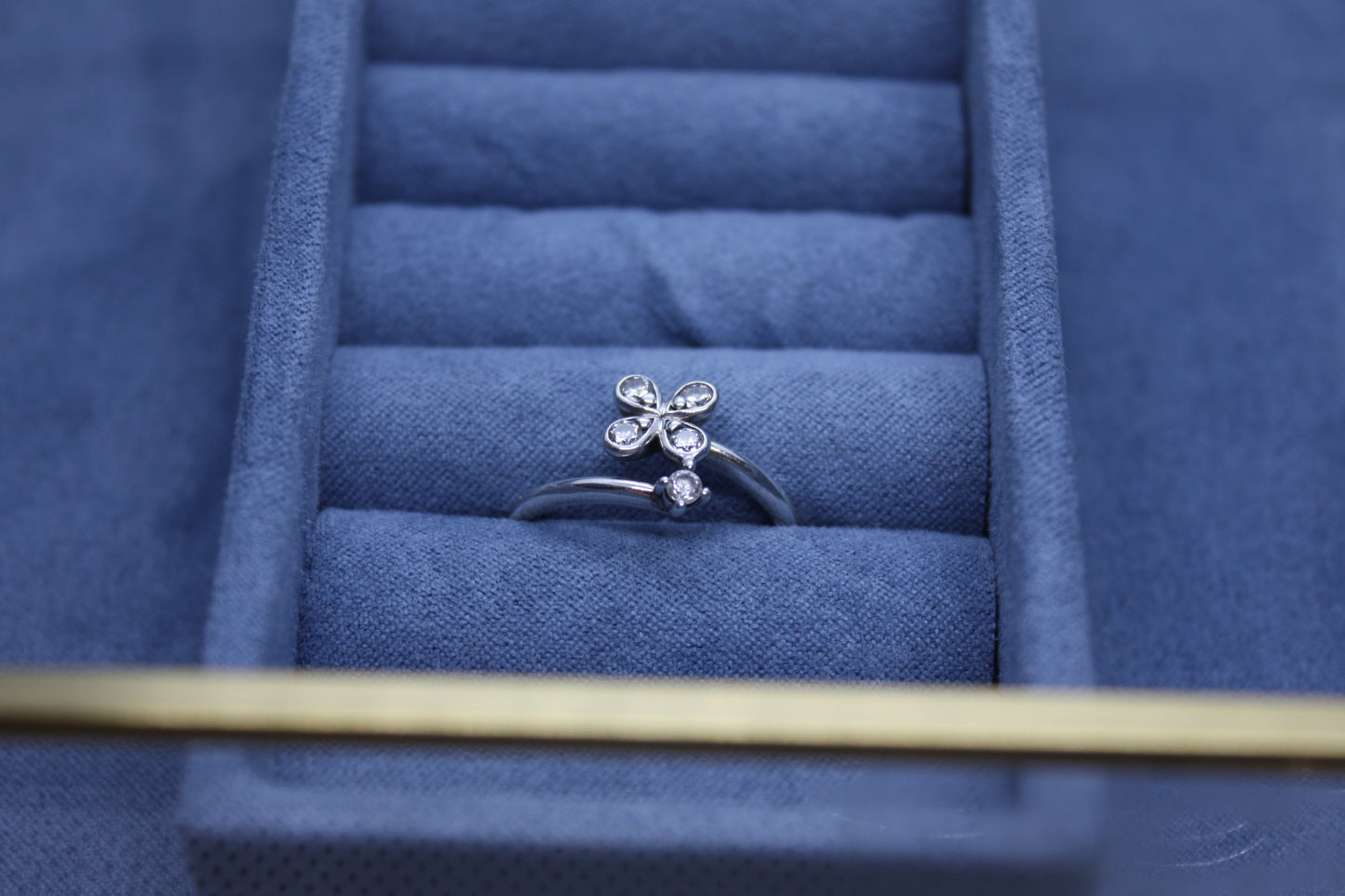 Genuine Pandora Crossover Flower Four Leaf Clover Dangle Ring