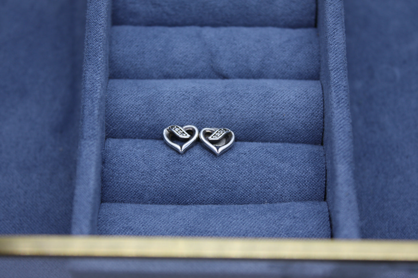 Genuine Pandora Heart Pave Line Intertwined Earrings Studs