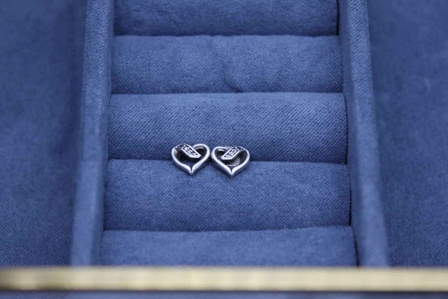 Genuine Pandora Heart Pave Line Intertwined Earrings Studs