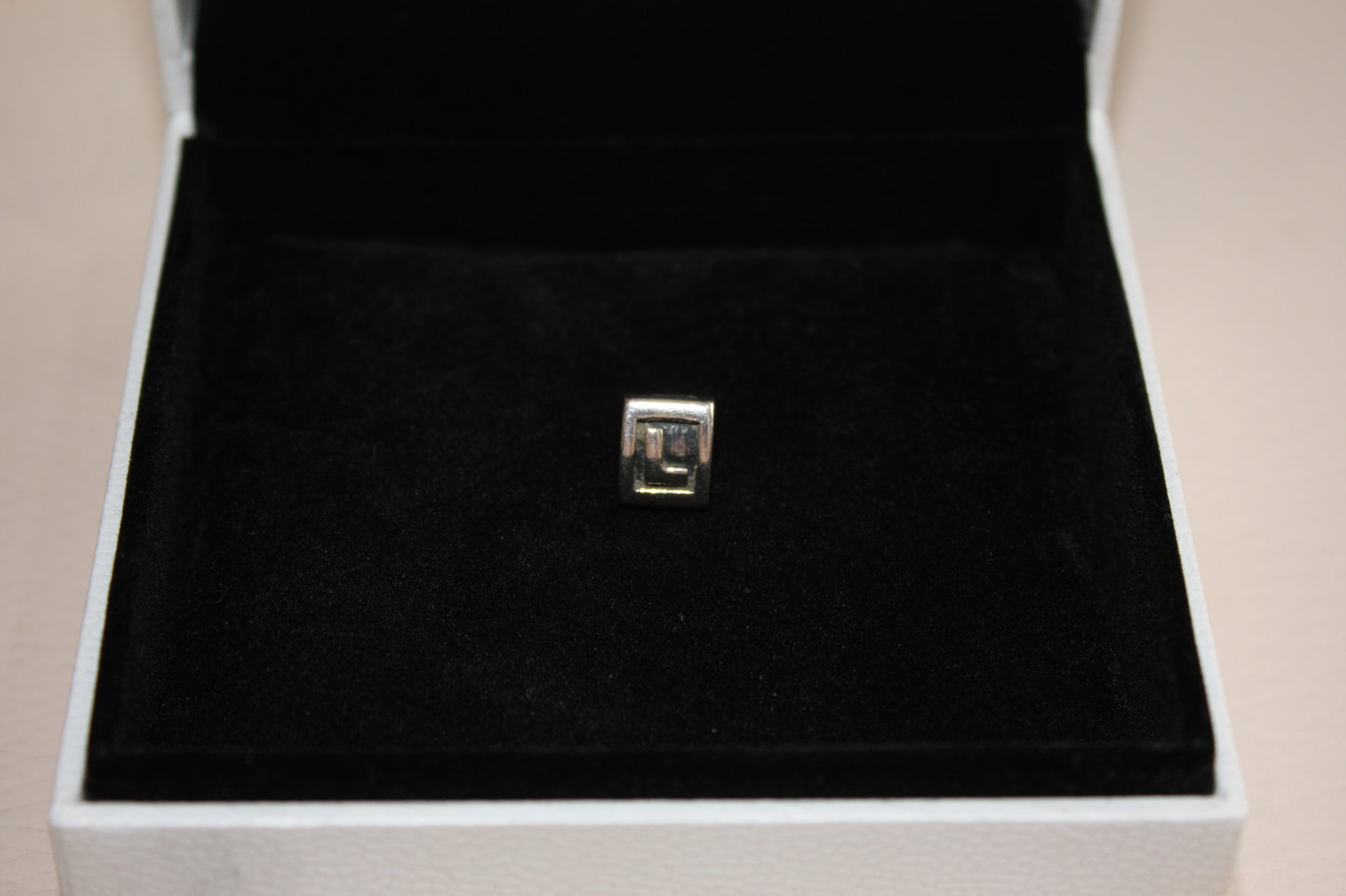 Genuine Pandora L letter charm