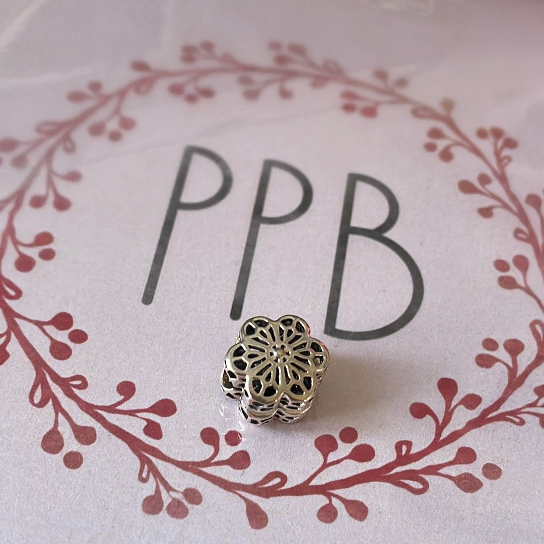 Genuine Pandora Openwork Lace Daisy Clips Charms