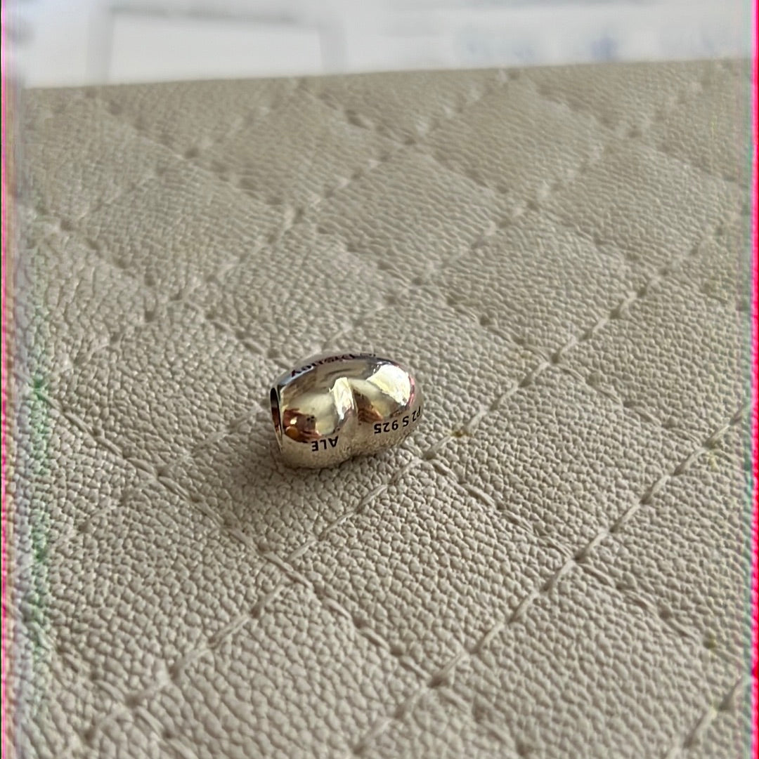 Genuine Pandora Disney Parks Christmas Mickey and Minnie Mouse Enamel Happy Holidays Ice Skating Charm