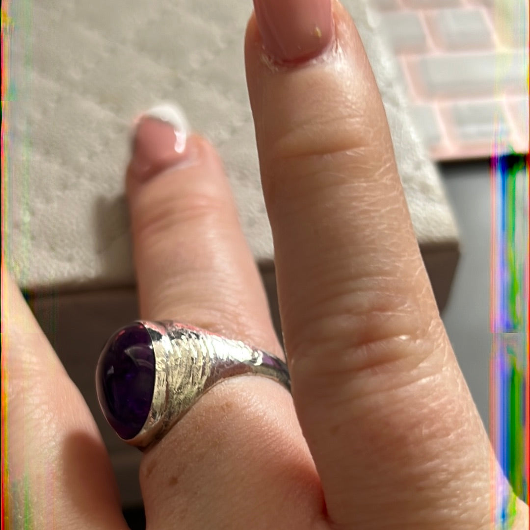 Unbranded Sterling Silver Cabochon Oval Purple Amethyst Glass Ring Size 54 Statement