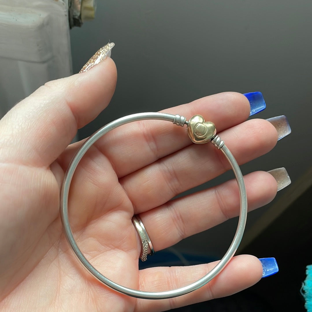 Genuine Pandora Moments Shine Heart Clasp Bangle 19cm