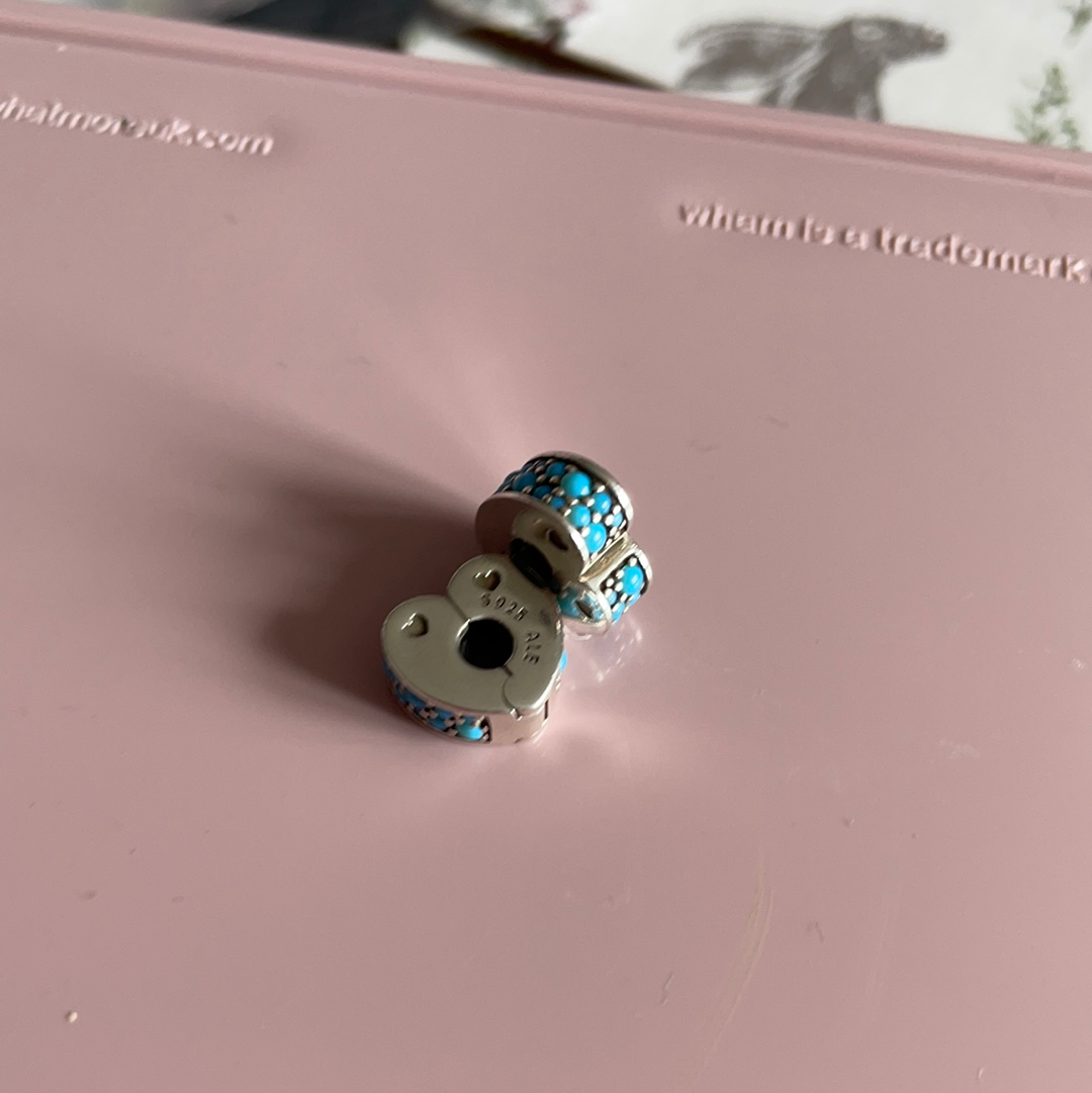Genuine Pandora Arc of Love Clips Turquoise Stone Heart Shaped Silicone