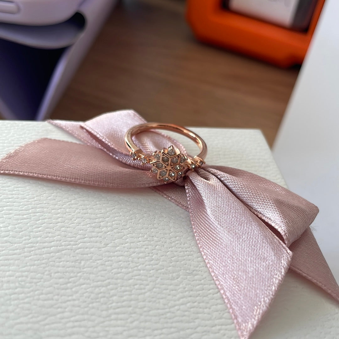 Sterling Silver Rose Gold Pave Beautiful Flower Ring Size 52
