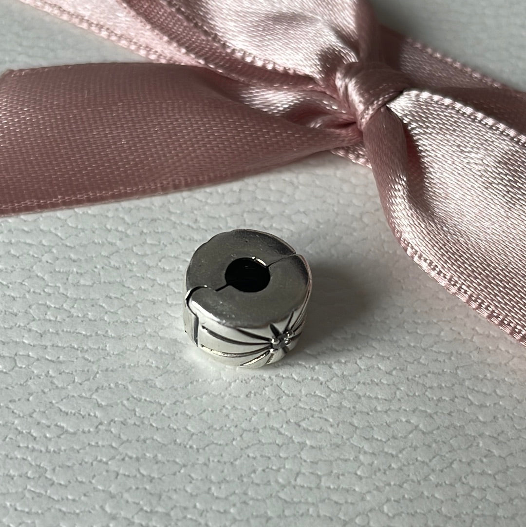 Genuine Pandora Sparkling Sunburst Clips