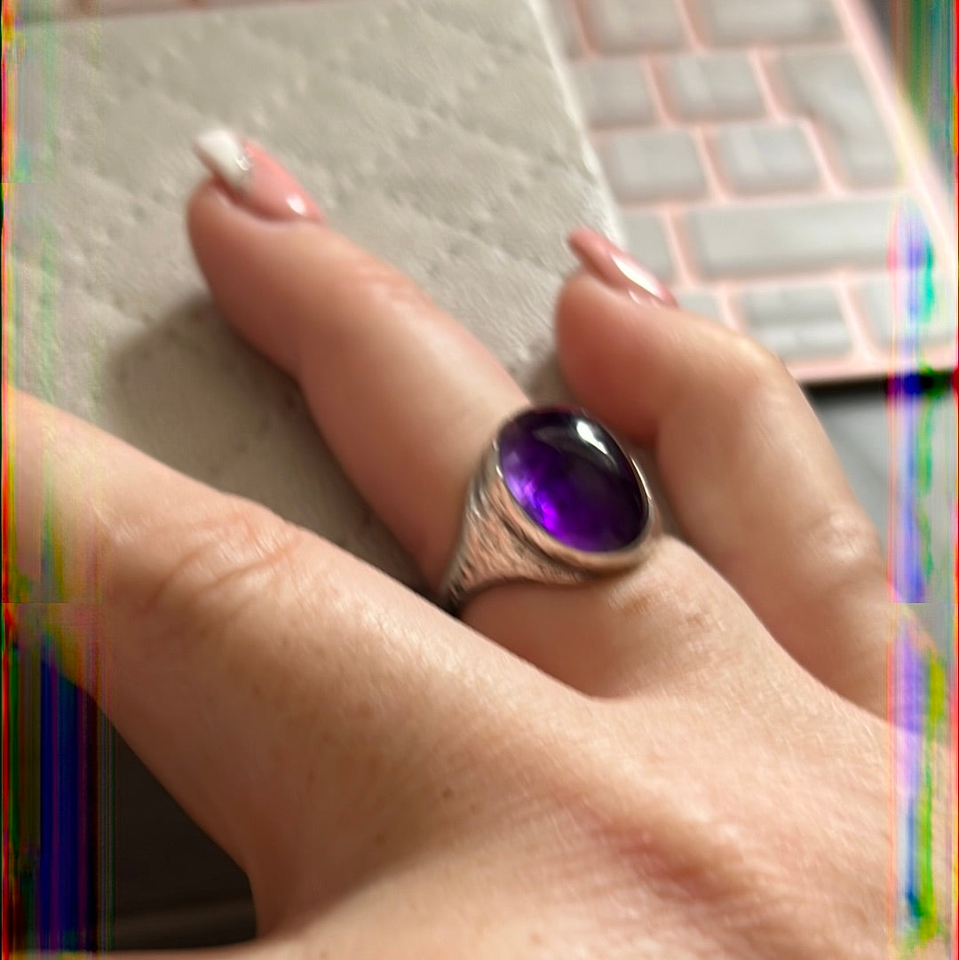 Unbranded Sterling Silver Cabochon Oval Purple Amethyst Glass Ring Size 54 Statement