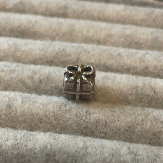 Genuine Pandora Present Gift Charm with Bow Xmas
