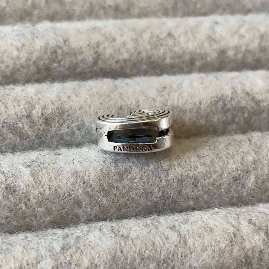 Genuine Pandora Reflexions G Letter Clip