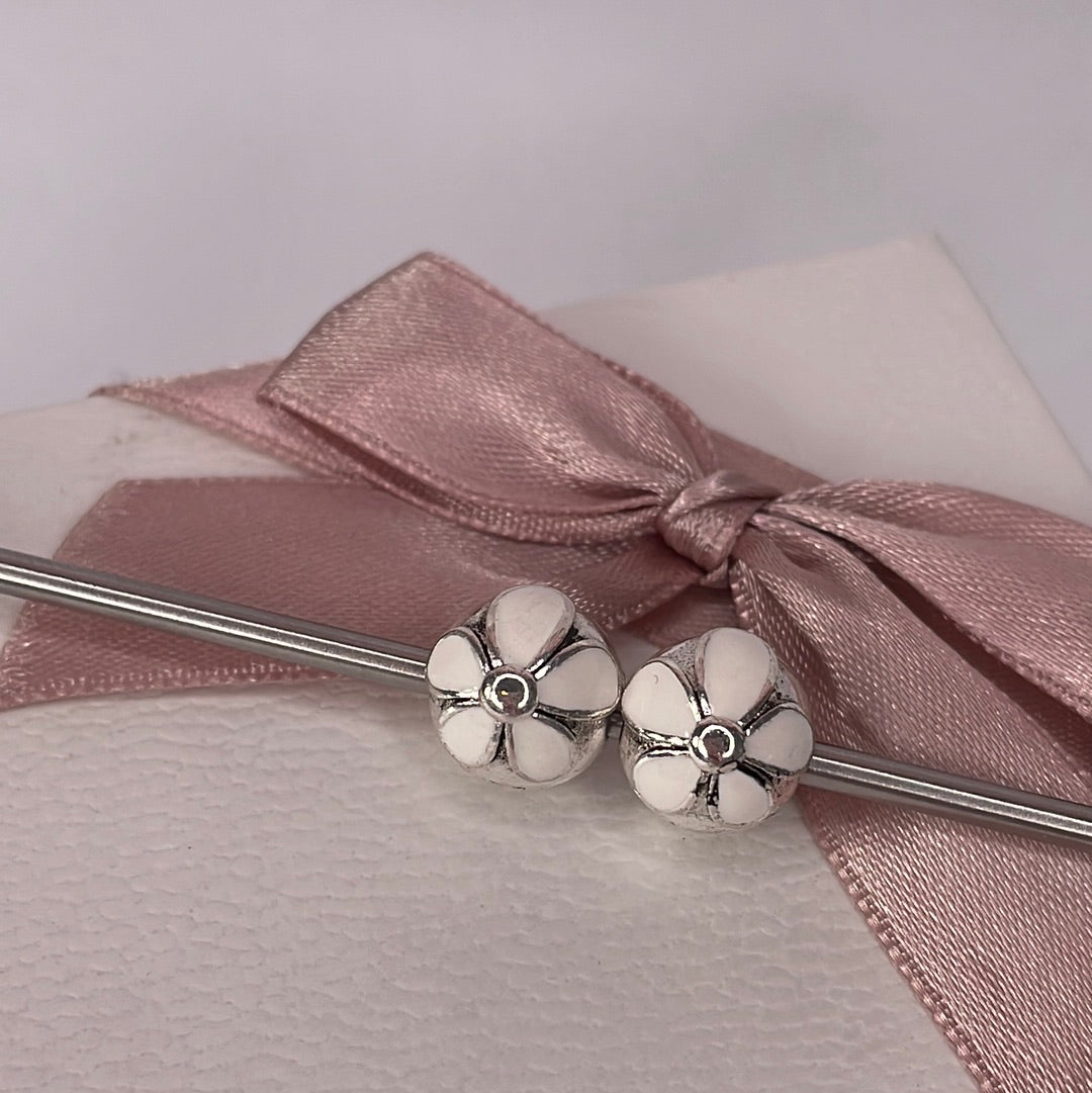 Genuine Pandora Cream or White Daisy Clip