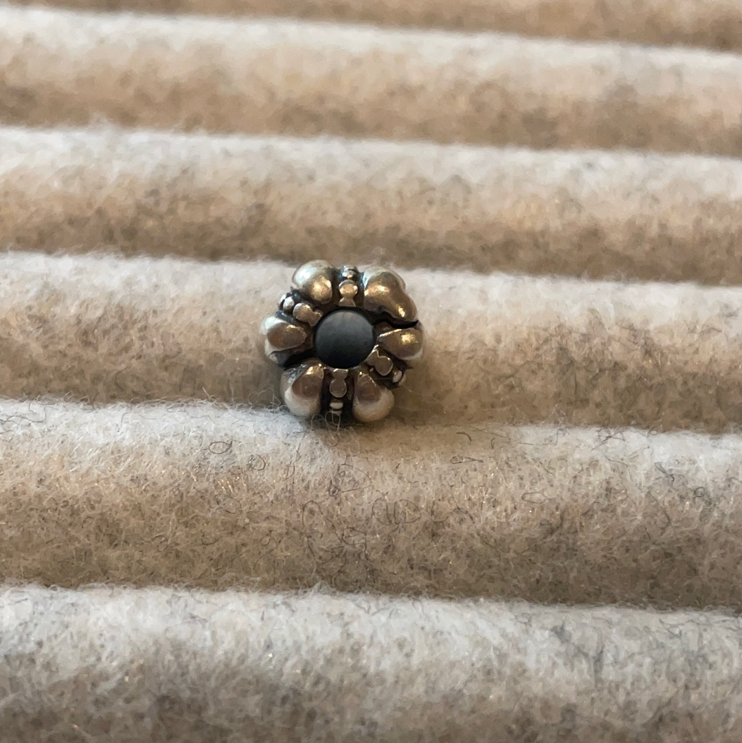 Genuine Pandora Pair of Dotted Line Clips Clip Retired x1