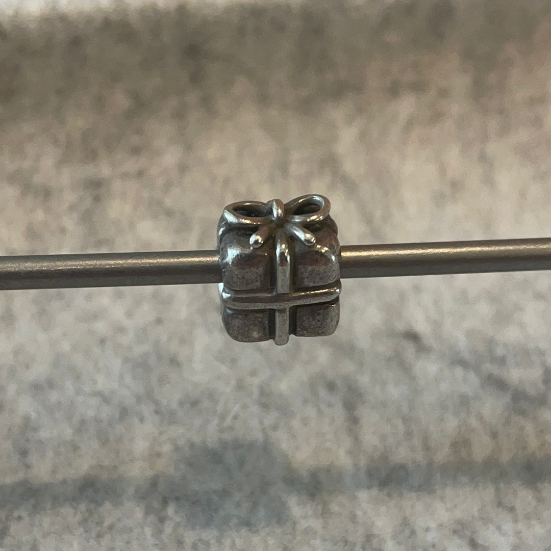 Genuine Pandora Present Gift Charm with Bow Xmas