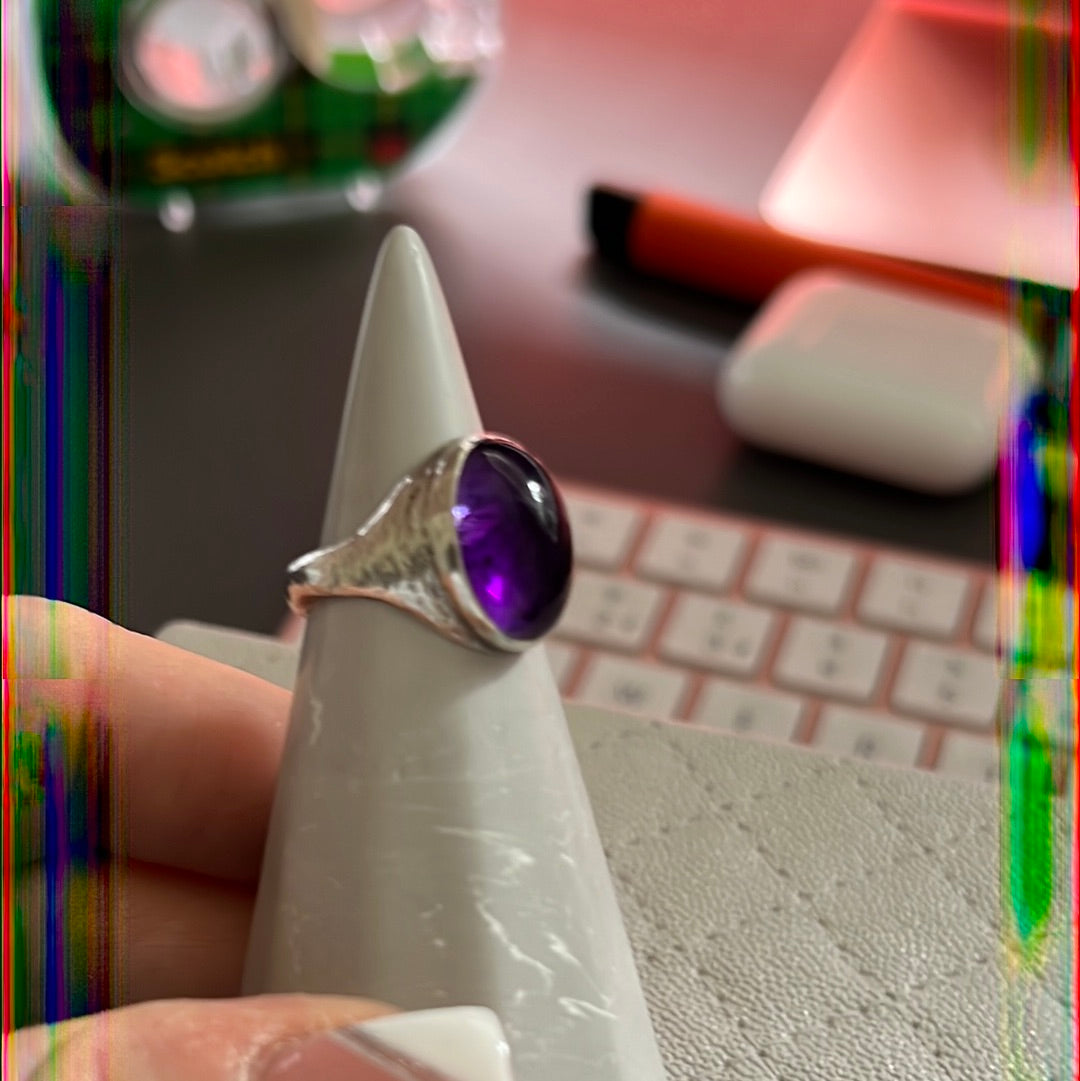 Unbranded Sterling Silver Cabochon Oval Purple Amethyst Glass Ring Size 54 Statement