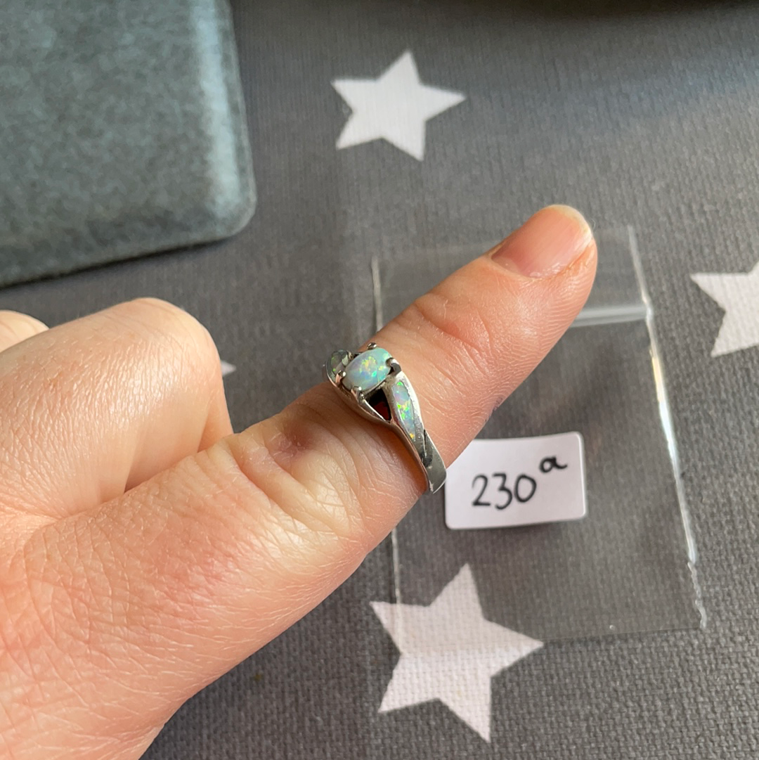 Unbranded But Beautiful Tiwsted Opal Ring in Size 52