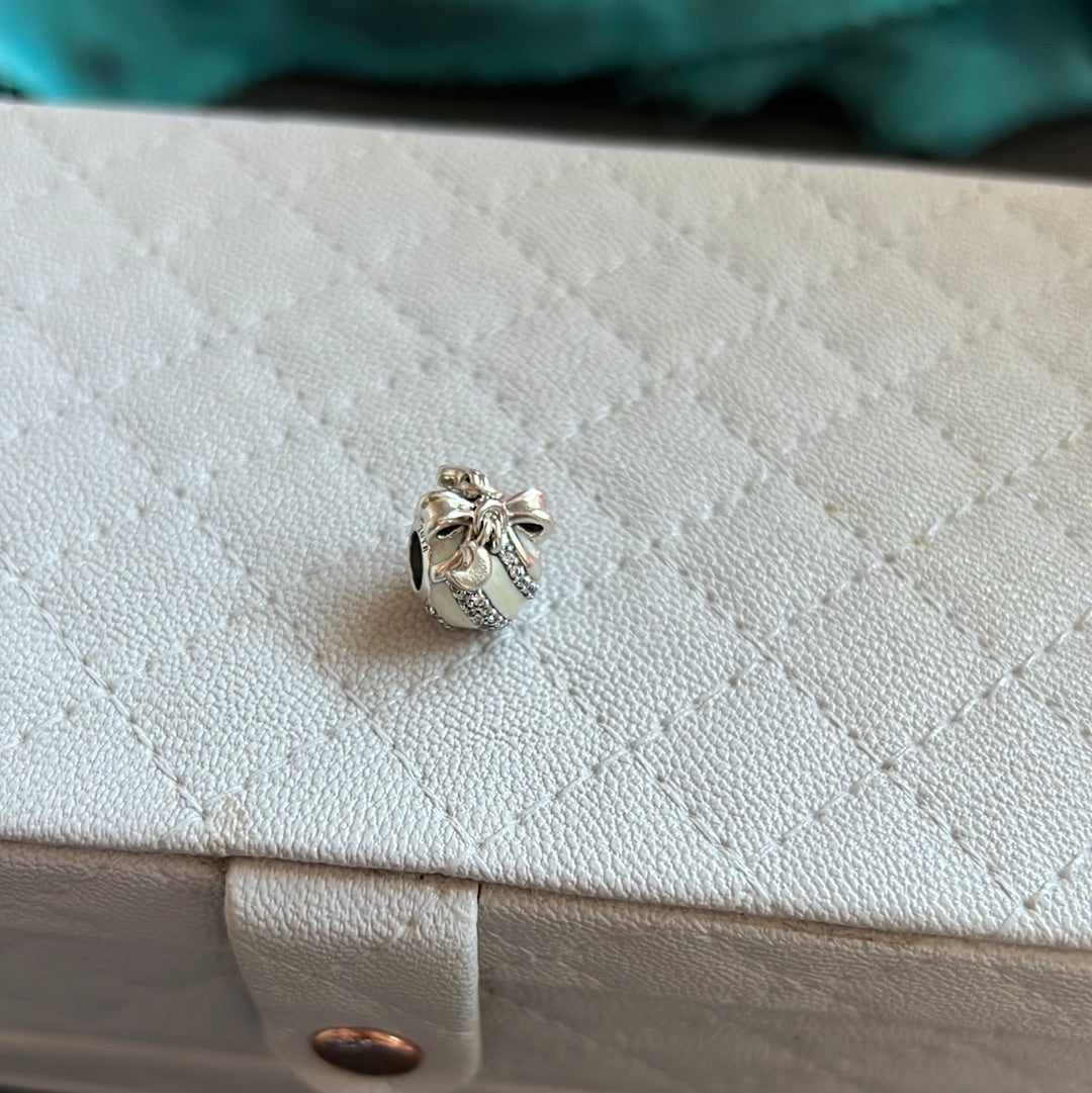 Genuine Pandora Christmas 2018 Club Bauble Moon and Star Pave Rare HTF BRAND NEW