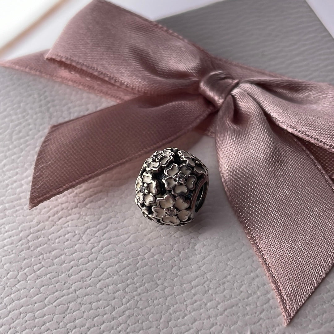 Genuine Pandora White Enamel Daisy Flower Ball Openwork