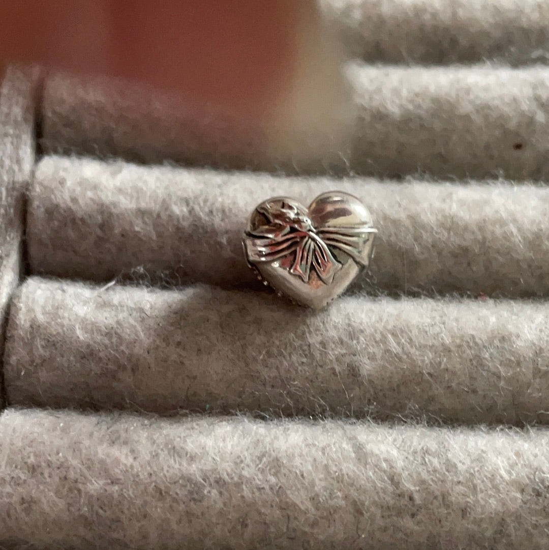 Genuine Chamilia Pave Love Heart Pave 'Be Mine' with Bow Charm