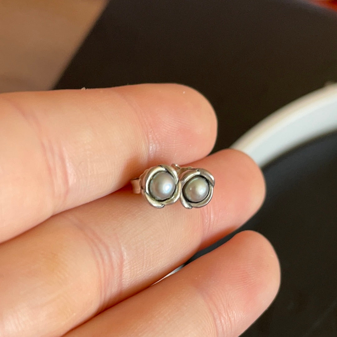 Genuine Pandora Rare Three Wishes Flower Grey Pearl Earrings Studs