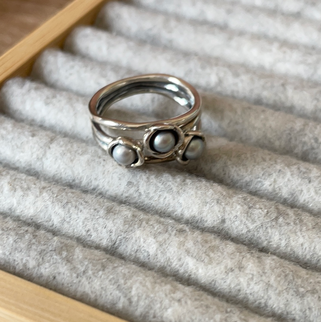 Genuine Pandora Three Wishes Grey Pearl Retired Rare Ring Size 52