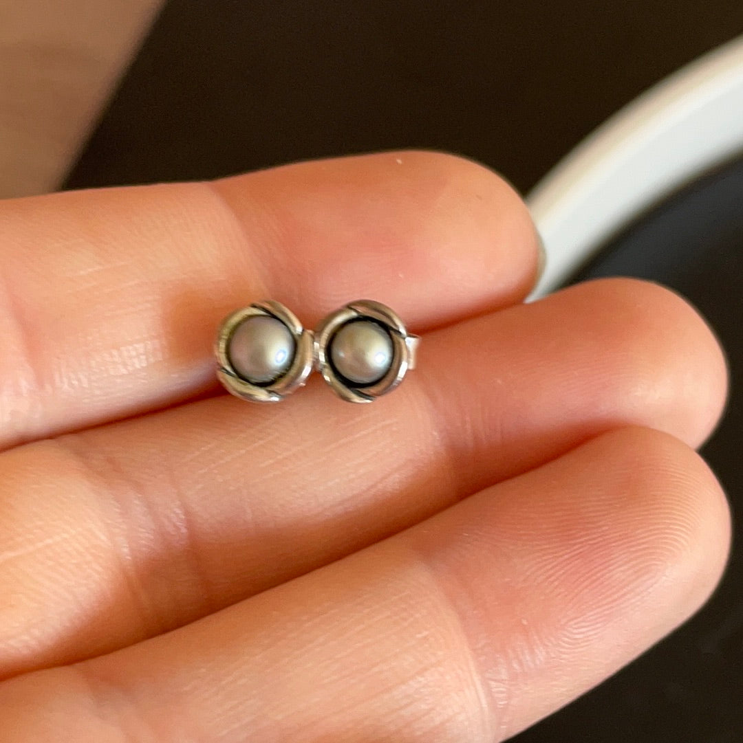 Genuine Pandora Rare Three Wishes Flower Grey Pearl Earrings Studs