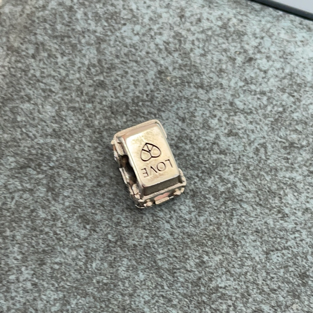 Unbranded Camper Van of Love Charm