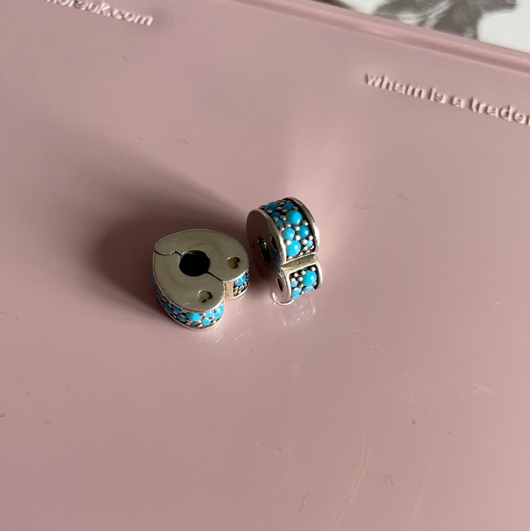 Genuine Pandora Arc of Love Clips Turquoise Stone Heart Shaped Silicone
